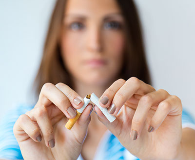 Informate de los efectos negativos del tabaco y deja de fumar con la ayuda de tu neumólogo en CAPE.