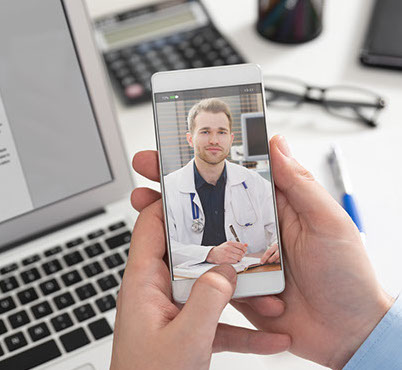 Hemos abierto un nuevo servicio de telemedicina y llamadas telefónicas para que puedas ponerte en contacto con un médico desde tu casa